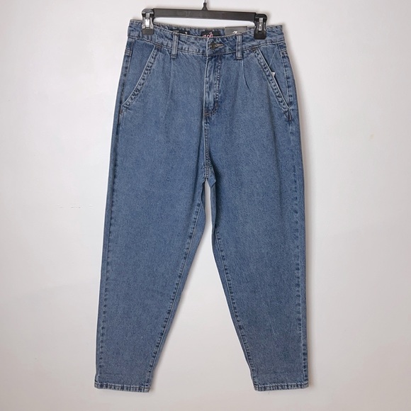 Modern 80s Fit Jeans 9 - Picture 9 of 16
